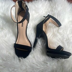 Brand New Fashion Nova Heels